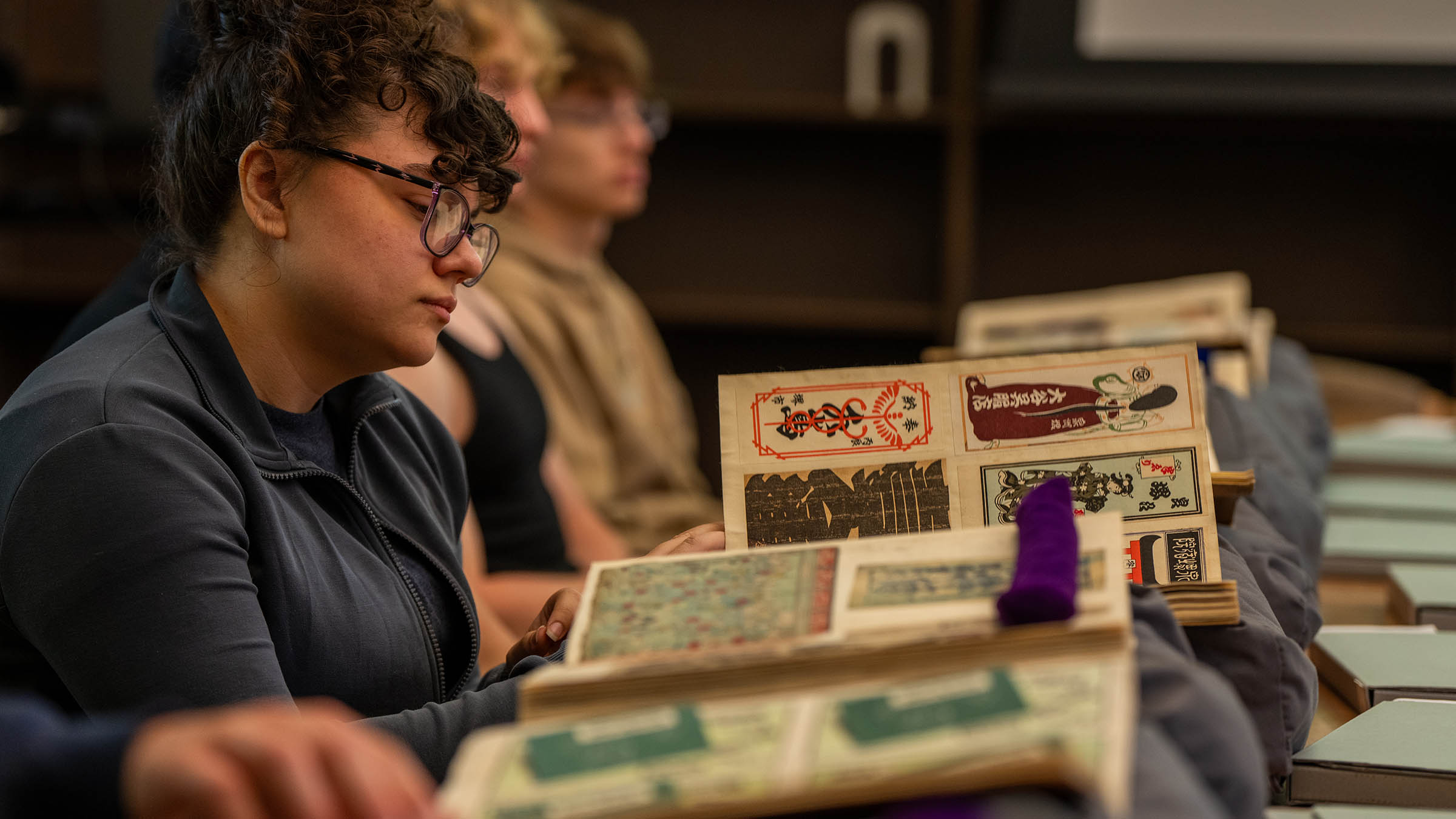 Class examines rare East Asian printed works from a UO library special collections archive
